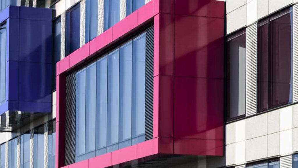 Free cooling module - sliding window motorisation